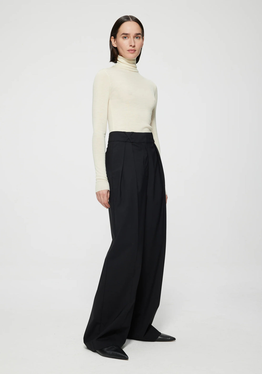 Rohe Wide Leg Tailored Trousers - Noir