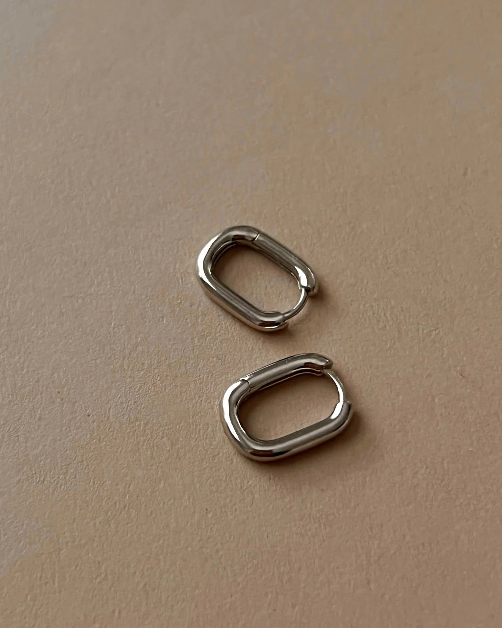 Luv AJ The Chain Link Huggies - Silver
