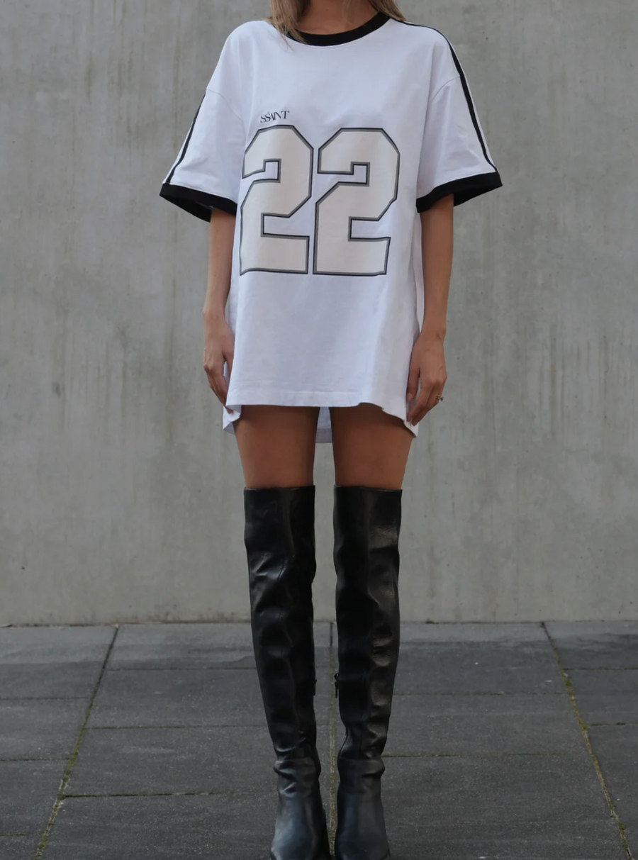 SŚAINT Twenty Two Tee - White